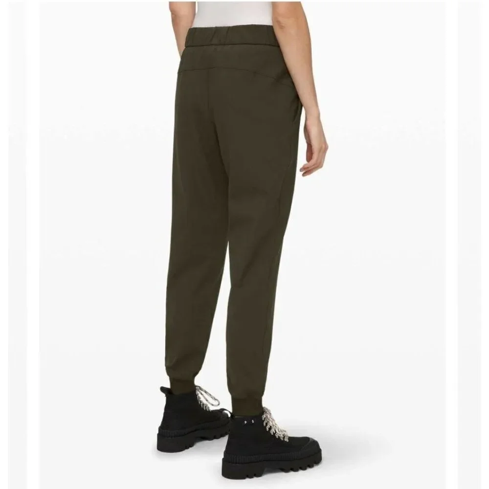 Lululemon Size 2‎ Joggers Dark Olive Green Elastic On the Fly Jogger Luxtreme